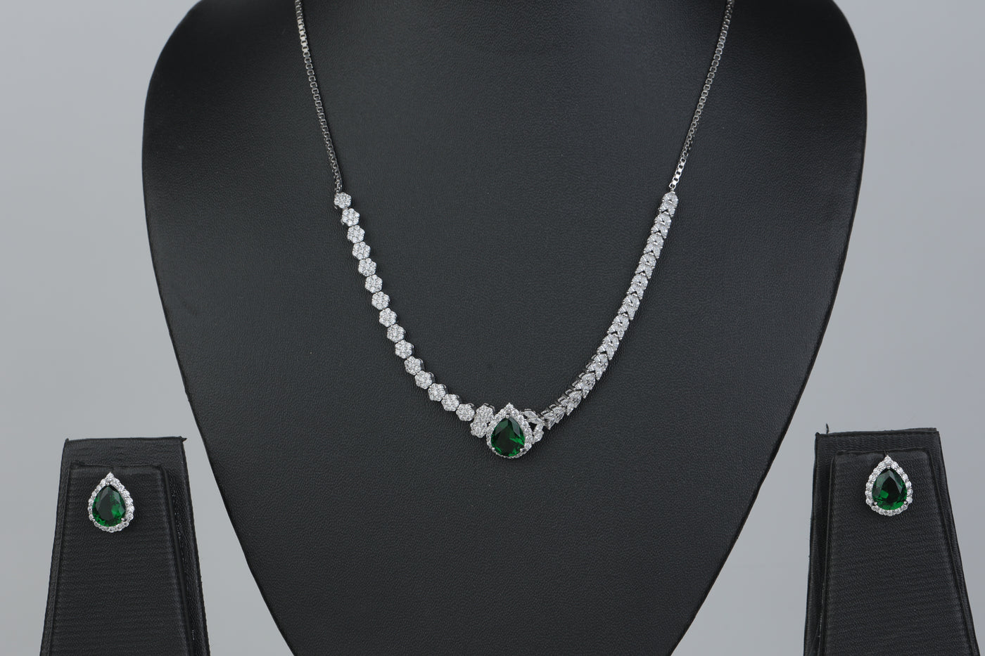 Silver Emerald Necklace Set 92.5 silver