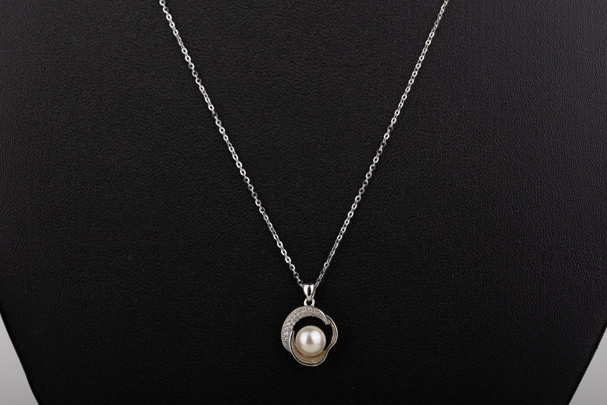 Silver Pearl Pendant with chain(92.5)